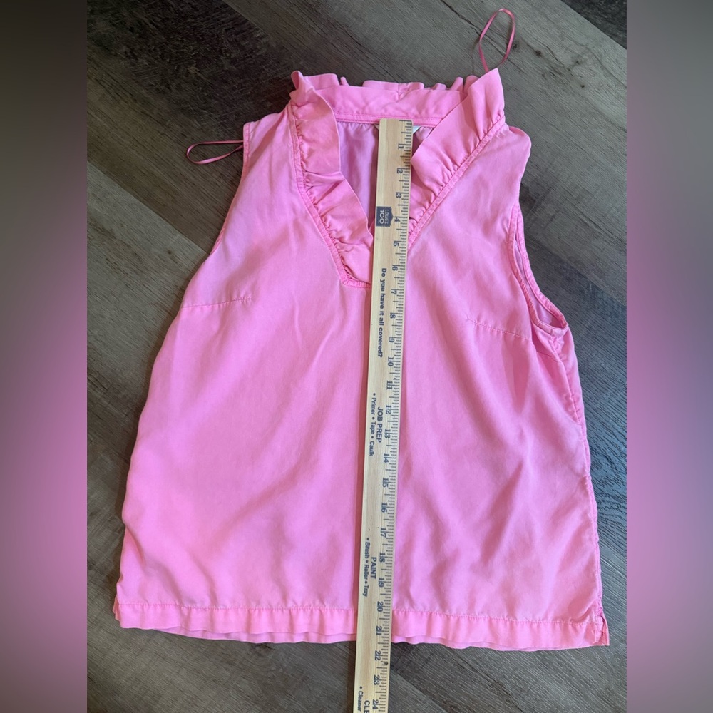 crown & ivy Pink Ruffle V-Neck Sleeveless Blouse Size Medium Petite - Picture 10 of 10